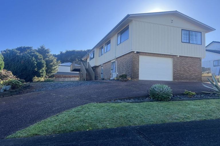 Photo of property in 18 Deodar Place, Totara Heights, Auckland, 2105