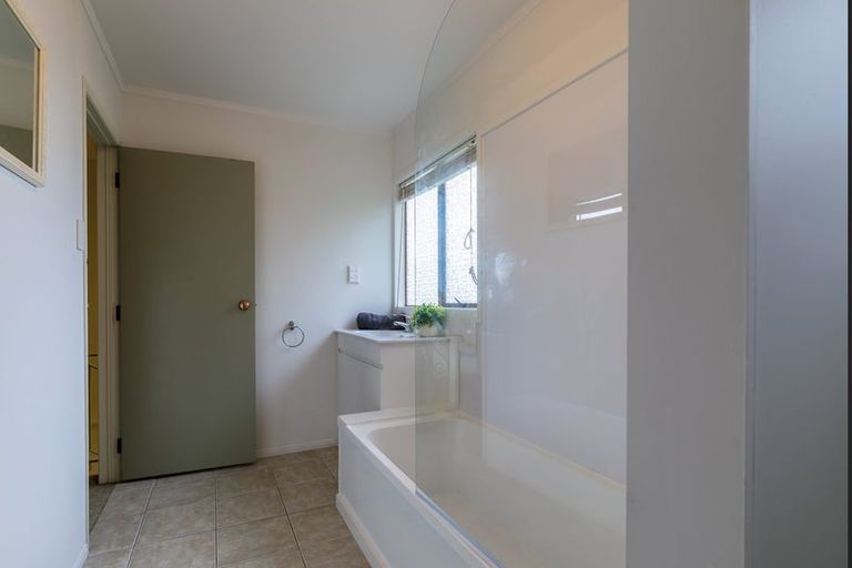 Photo of property in 2/3 Akehurst Avenue, New Lynn, Auckland, 0600