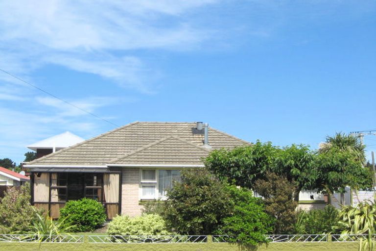 Photo of property in 58 Vancouver Crescent, Wainoni, Christchurch, 8061