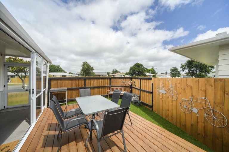 Photo of property in 39 Wood Street, Takaro, Palmerston North, 4410