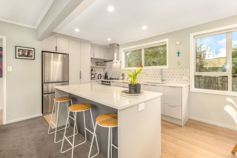 Photo of property in 14 Walton Road, Paraparaumu Beach, Paraparaumu, 5032