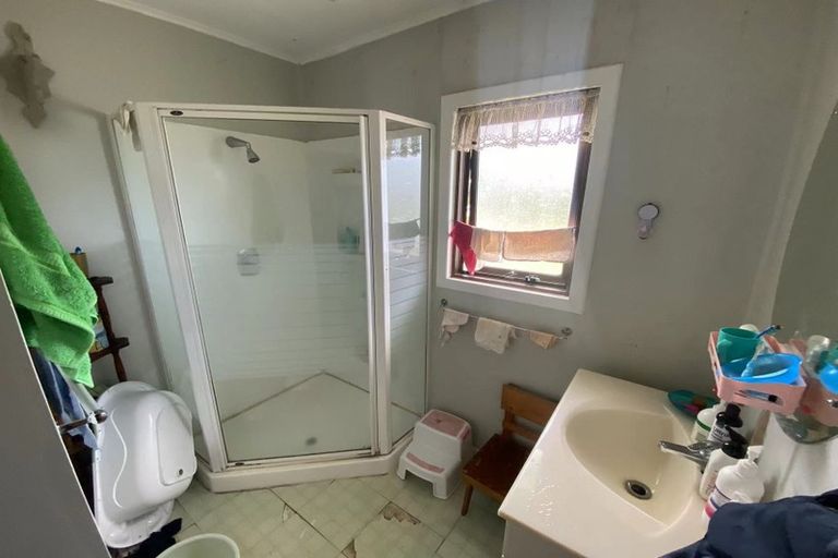 Photo of property in 15 Moor Avenue, Te Atatu Peninsula, Auckland, 0610