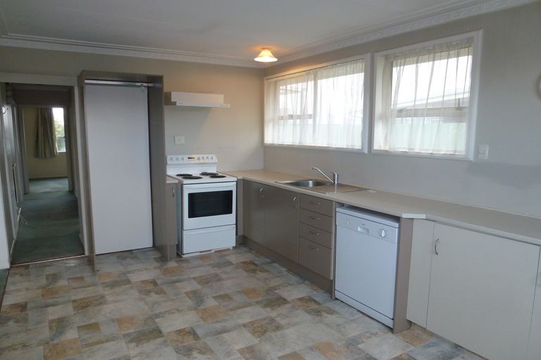 Photo of property in 8 Campbell Street, Alexandra, 9320