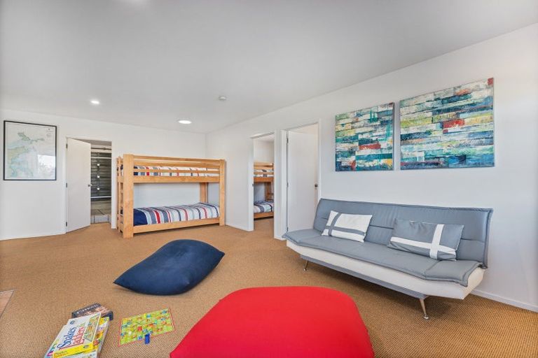 Photo of property in 16 Tarapatiki Drive, Whitianga, 3510