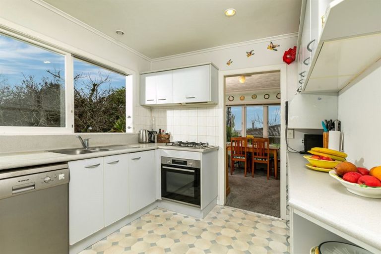 Photo of property in 22 Brandon Road, Glen Eden, Auckland, 0602