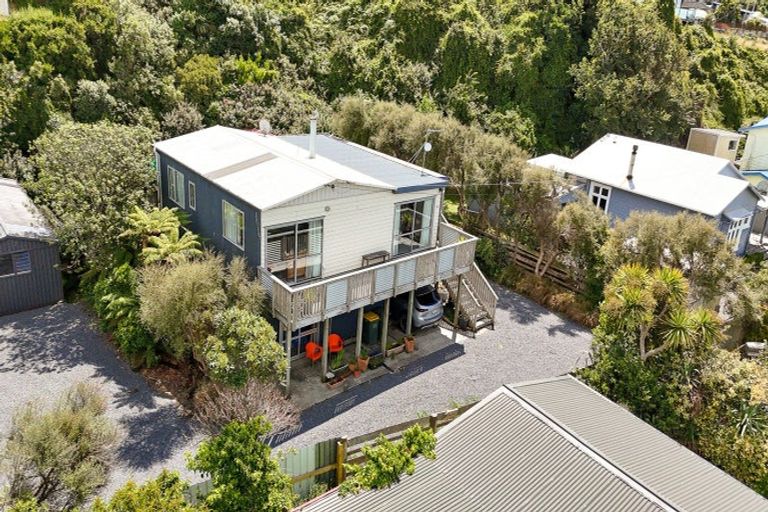 Photo of property in 9 Moana Street, Kaka Point, Balclutha, 9271