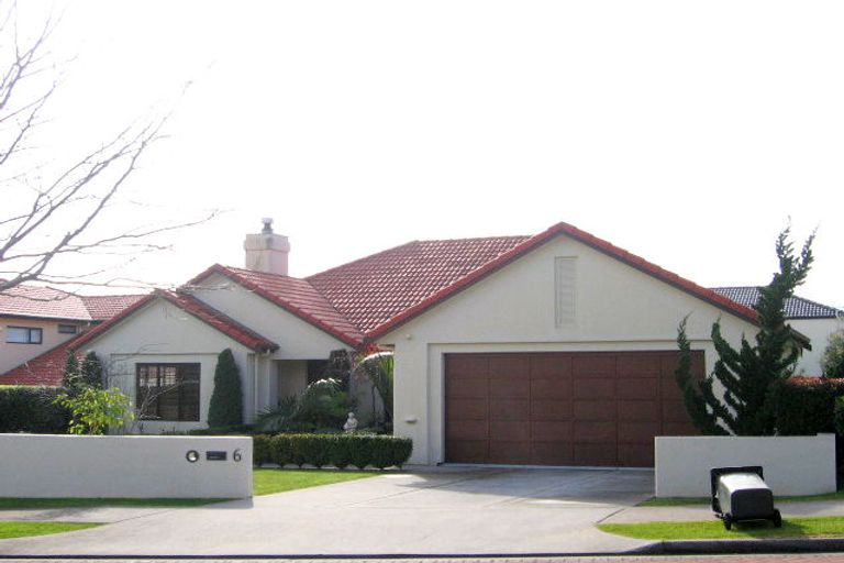 Photo of property in 6 Brooke Ridge Rise, East Tamaki Heights, Auckland, 2016