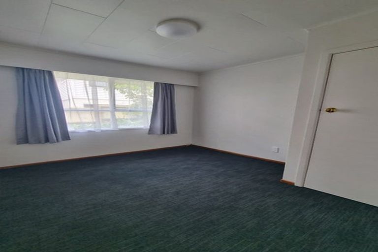 Photo of property in 19 Gossamer Drive, Pakuranga Heights, Auckland, 2010