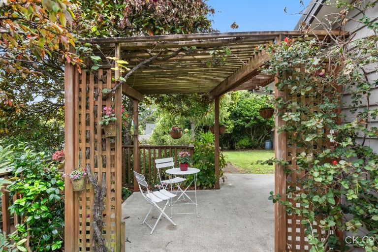 Photo of property in 32a Dowling Grove, Silverstream, Upper Hutt, 5019