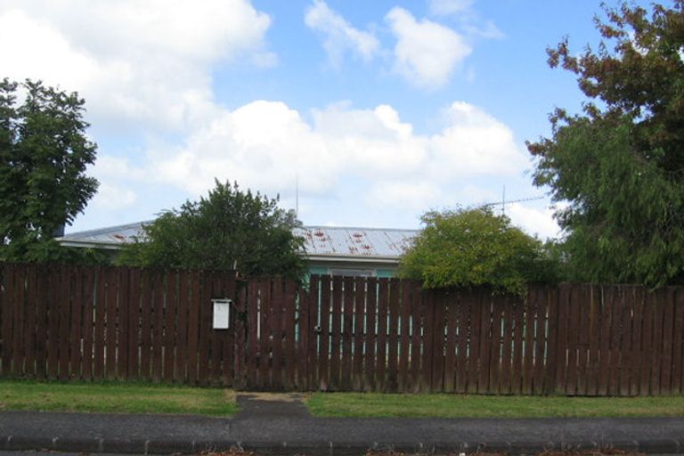 Photo of property in 27 Meilland Place, Glen Eden, Auckland, 0602