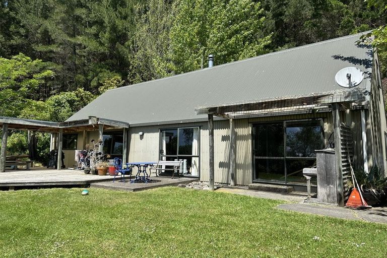 Photo of property in 31 Raratu Road, Kahuranaki, Havelock North, 4295