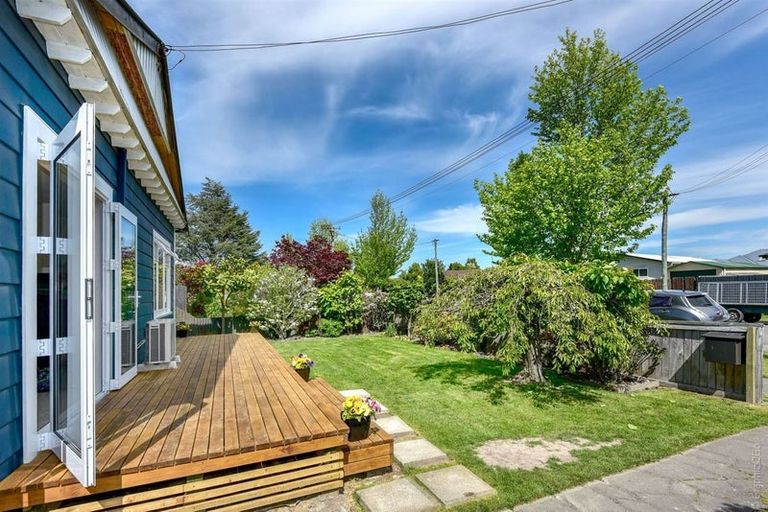 Photo of property in 42 Tyrone Street, Belfast, Christchurch, 8051