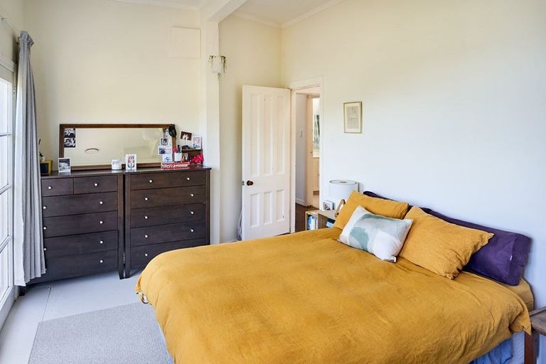 Photo of property in 54 Ferry Road, Days Bay, Lower Hutt, 5013