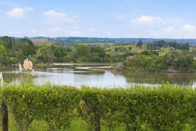 Photo of property in Waterview Estate, 28/4 Greystone Place, Omokoroa, 3114