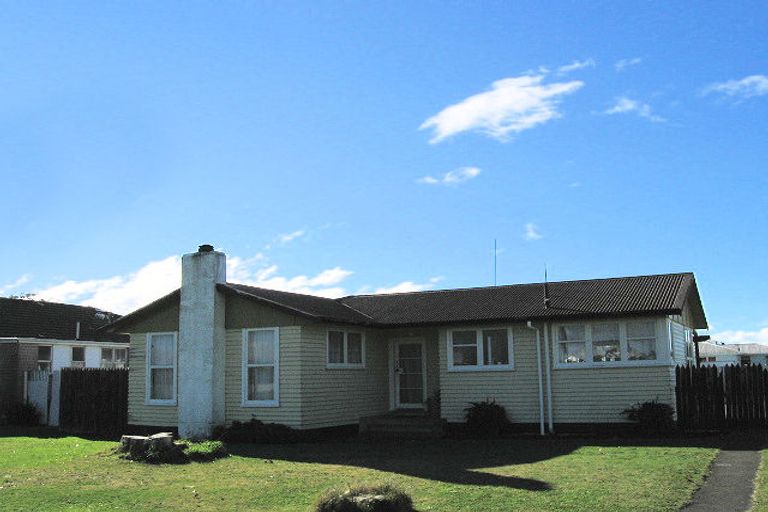 Photo of property in 28 Hislop Avenue, Onekawa, Napier, 4110