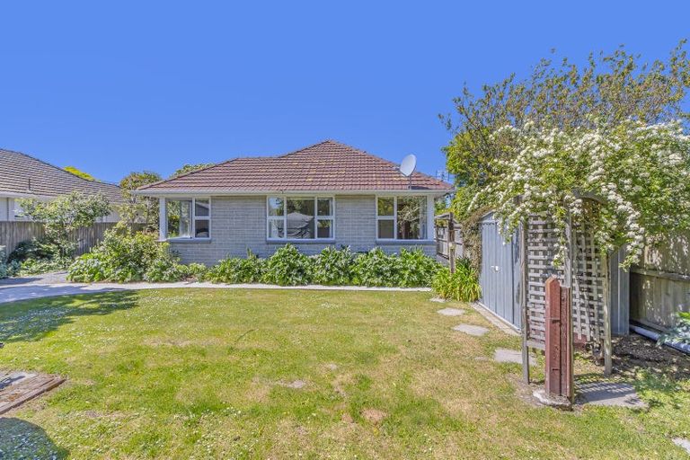 Photo of property in 31 Fovant Street, Russley, Christchurch, 8042