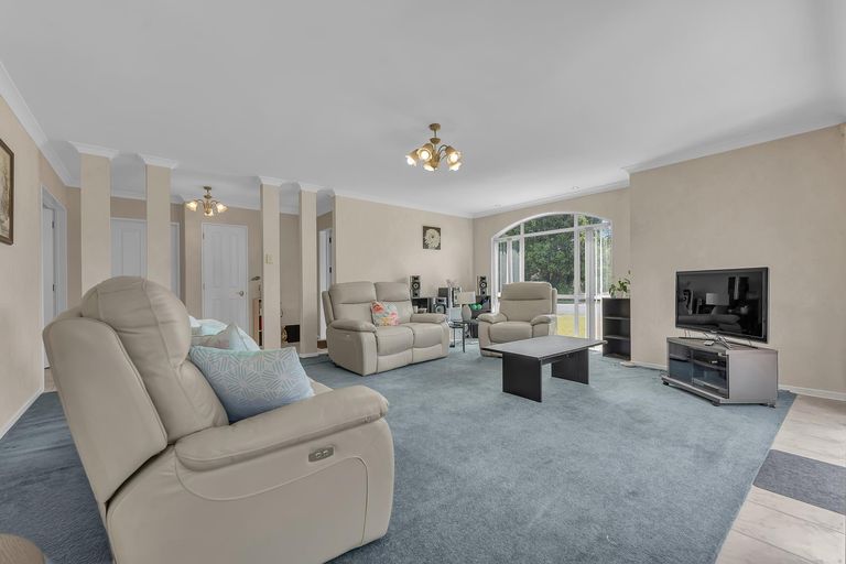 Photo of property in 60 Wattle Farm Road, Wattle Downs, Auckland, 2103