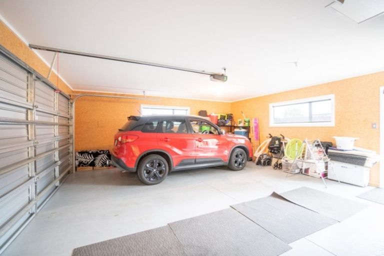 Photo of property in 3 Freedom Drive, Kelvin Grove, Palmerston North, 4414