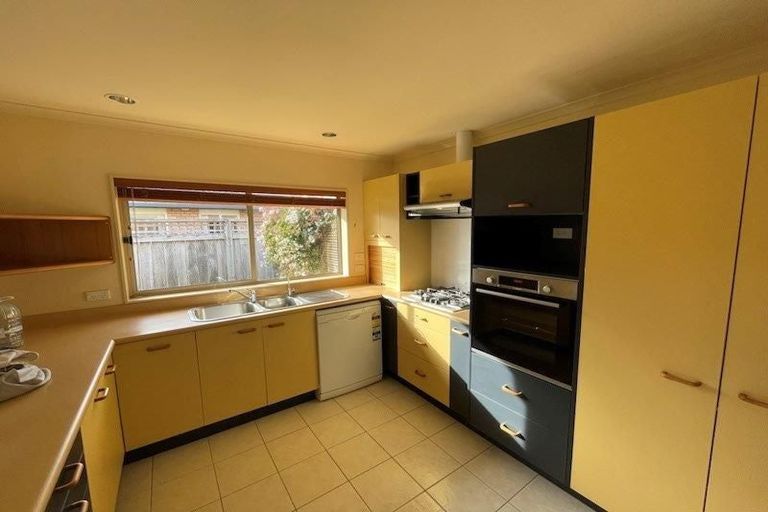 Photo of property in 83 Guildford Drive, Paraparaumu, 5032