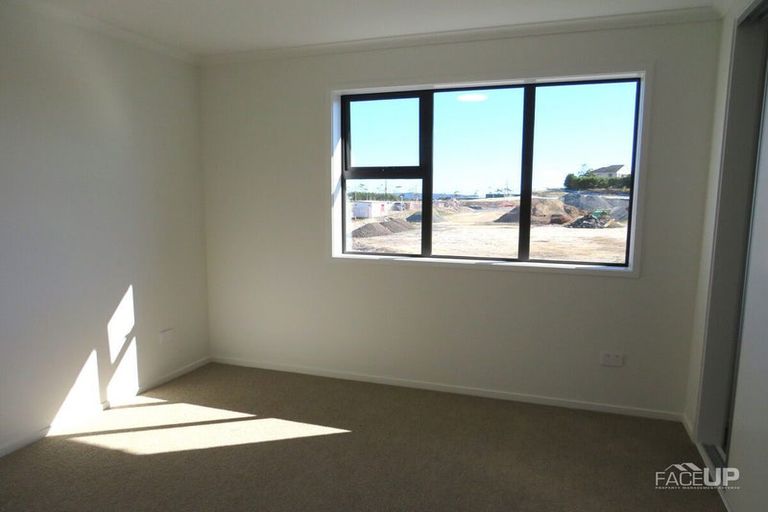 Photo of property in 18 Manarini Road, Westgate, Auckland, 0614