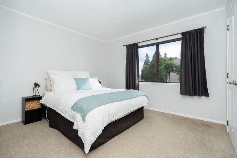 Photo of property in 15 Caulfield Place, Nawton, Hamilton, 3200