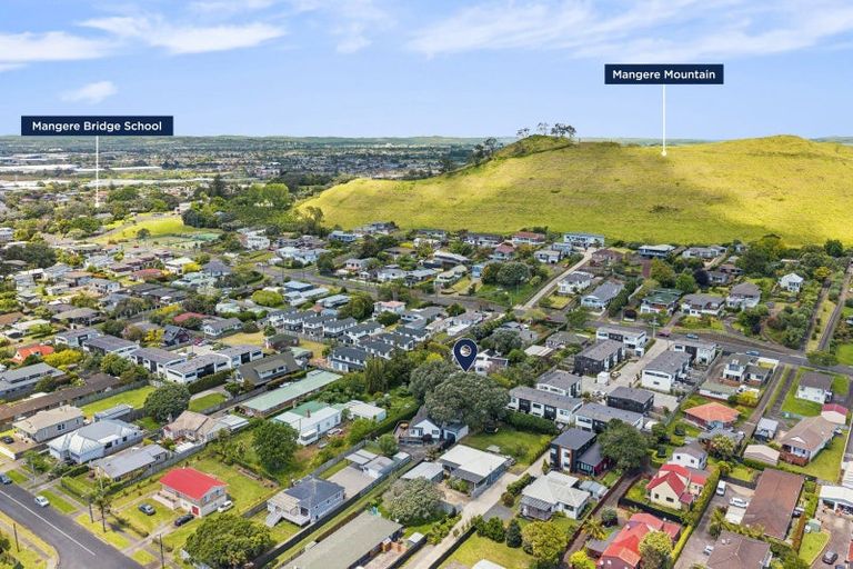 Photo of property in 54 Taylor Road, Mangere Bridge, Auckland, 2022