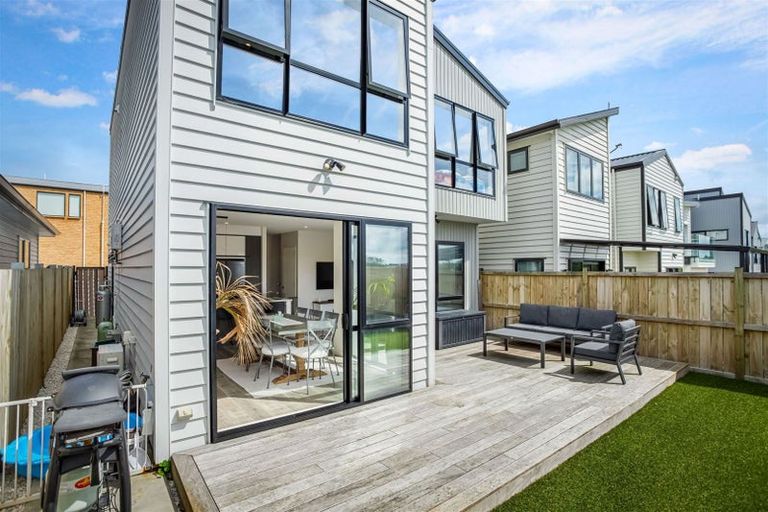 Photo of property in 29 Matakohe Road, Westgate, Auckland, 0814