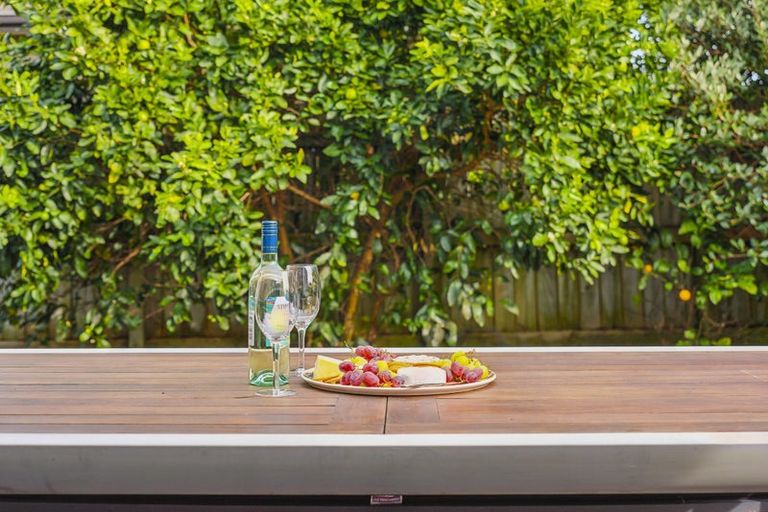 Photo of property in 48 Kotuku Drive, Paraparaumu Beach, Paraparaumu, 5032