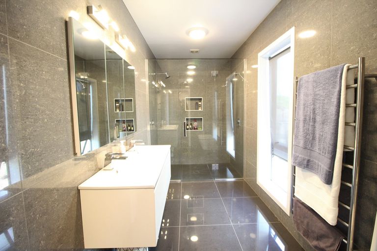 Photo of property in 24 Lewis Road, Springvale, Alexandra, 9393