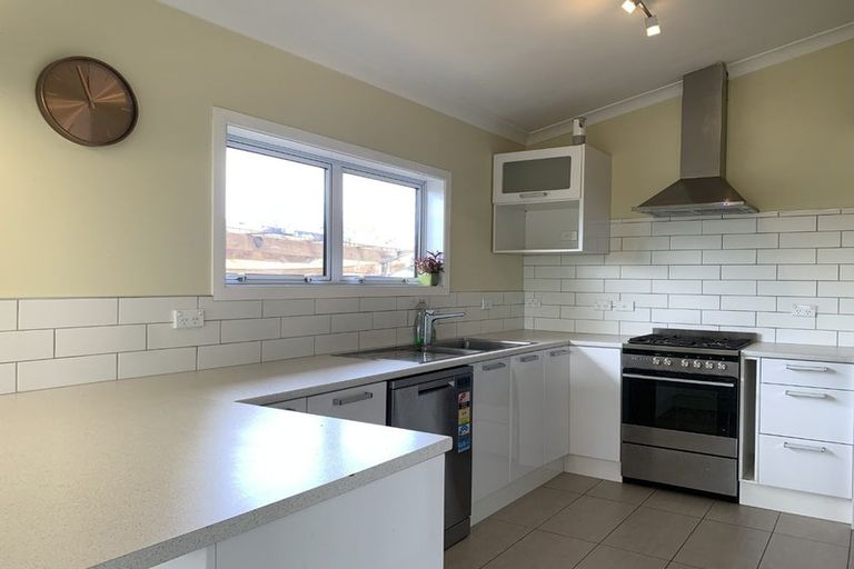 Photo of property in 18 Mckean Avenue, Manurewa, Auckland, 2102