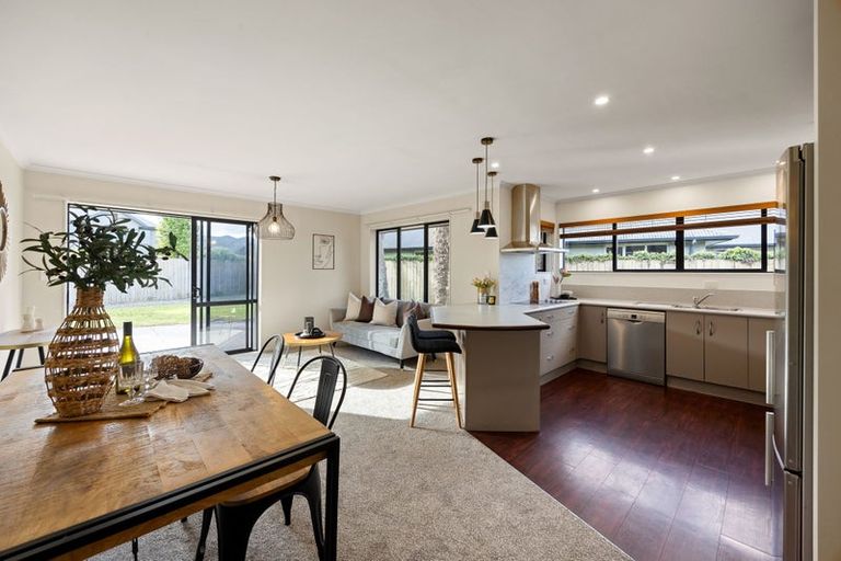 Photo of property in 14 Cherie Close, Rototuna, Hamilton, 3210