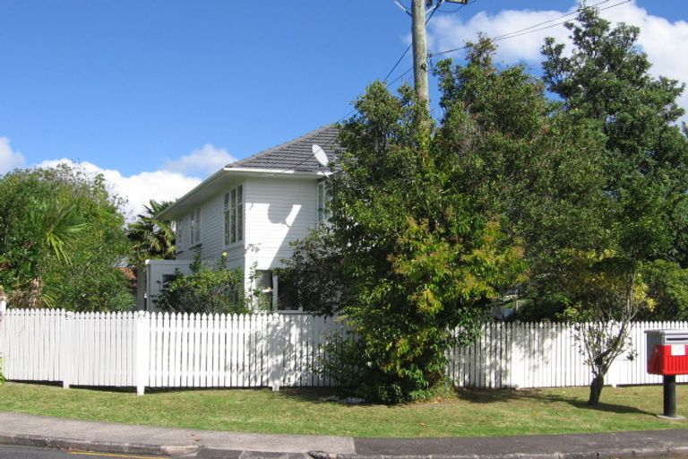 Photo of property in 40 Strid Road, Te Atatu South, Auckland, 0610