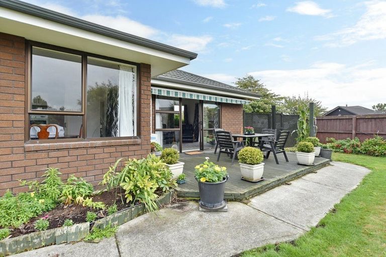 Photo of property in 18 Harrall Place, Kaiapoi, 7630