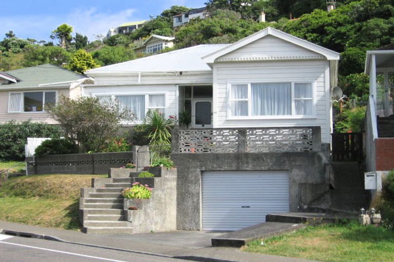 Photo of property in 44 Severn Street, Island Bay, Wellington, 6023