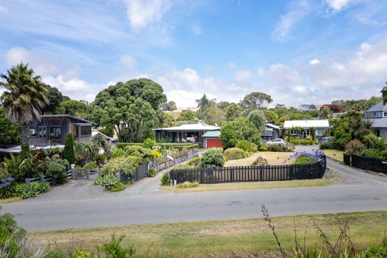 Photo of property in 24 Wellwood Terrace, Te Awanga, 4102