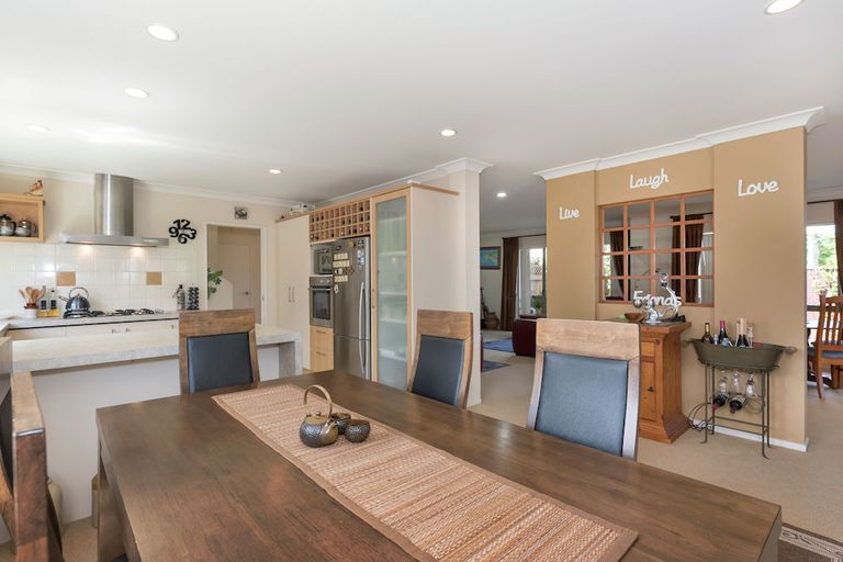 Photo of property in 27 Fergy Crescent, Wattle Downs, Auckland, 2103