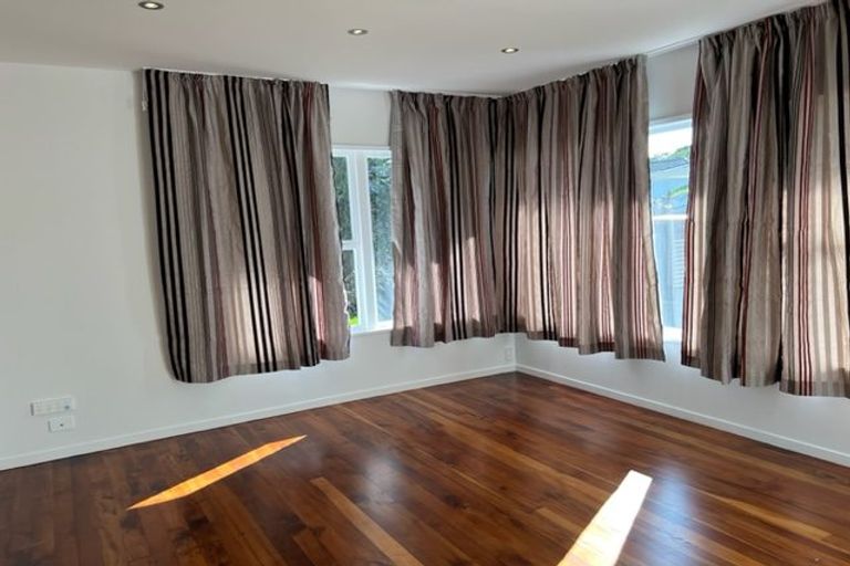 Photo of property in 2/180 Archers Road, Glenfield, Auckland, 0629