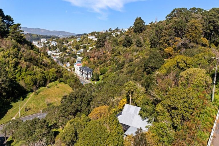 Photo of property in 6 Irvine Street, Aro Valley, Wellington, 6012