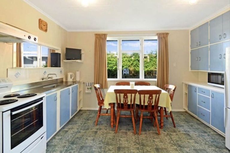 Photo of property in 1/204 Beach Haven Road, Beach Haven, Auckland, 0626