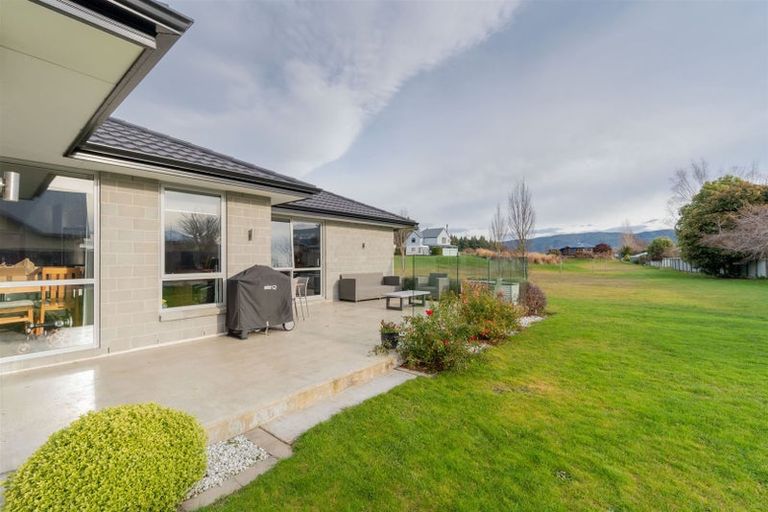 Photo of property in 25 Tawera Place, Te Anau, 9679