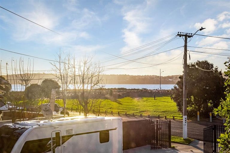 Photo of property in 7 Waterfront Road, Mangere Bridge, Auckland, 2022