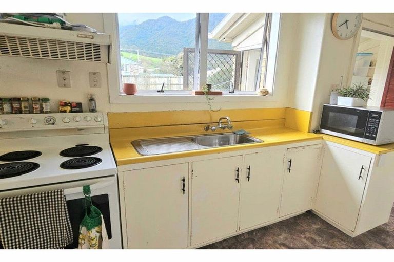 Photo of property in 13 Carlton Street, Te Aroha, 3320