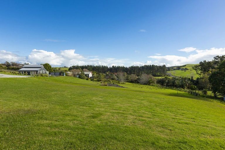 Photo of property in 16 Taipa View Road, Taipa, 0483