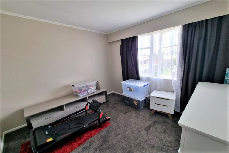 Photo of property in 16 Driver Crescent, Cannons Creek, Porirua, 5024