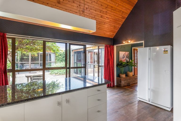 Photo of property in 100 Rimu Road, Raumati Beach, Paraparaumu, 5032