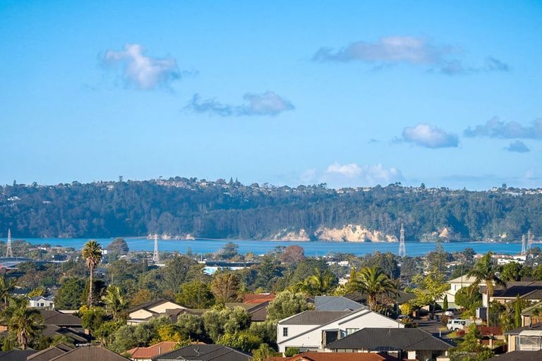 Photo of property in 281 Sturges Road, Henderson Valley, Auckland, 0612