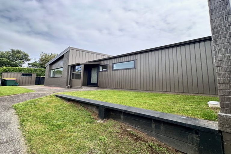 Photo of property in 20 Tiverton Crescent, Whalers Gate, New Plymouth, 4310