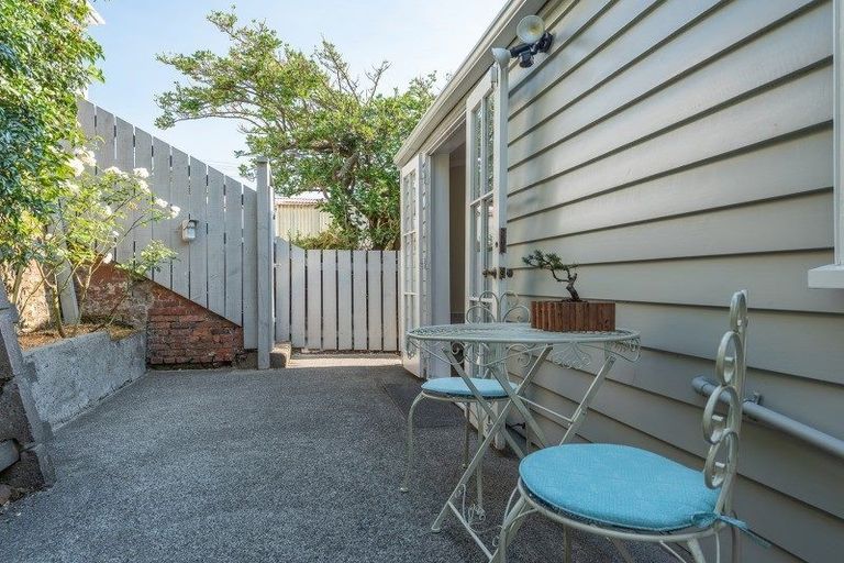 Photo of property in 18 Carrington Street, Mount Cook, Wellington, 6021