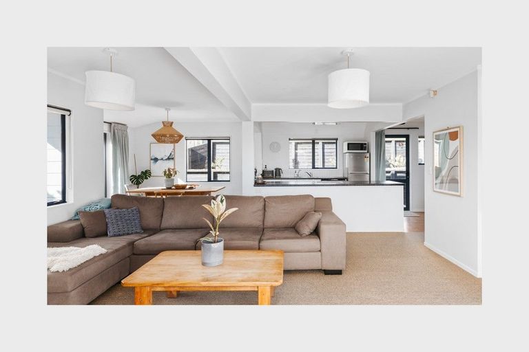 Photo of property in 12 Zachary Place, Welcome Bay, Tauranga, 3112