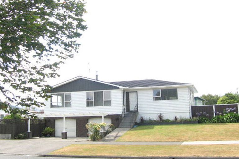 Photo of property in 4 Monterey Place, Totara Park, Upper Hutt, 5018